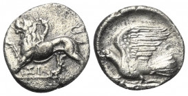 Sikyonien. Sikyon.

 Hemidrachme (Silber). Ca. 330 - 280 v. Chr.
Vs: Chimaira mit erhobener Pranke nach links stehend, darunter Sigma Iota.
Rs: Ta...