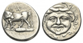 Mysien. Parion.

 Hemidrachme (Silber). 4. Jhdt. v. Chr.
Vs: Stier mit zurückgewandtem Kopf auf Getreideähre nach links stehend.
Rs: Kopf der Gorg...