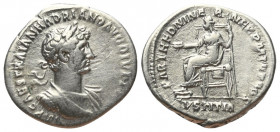 Hadrianus (117 - 138 n. Chr.).

 Denar (Silber). 117 n. Chr. Rom.
Vs: IMP CAES TRAIAN HADRIANO AVG DIVI TRA. Büste mit Lorbeerkranz, Paludament und...