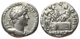 Hadrianus (117 - 138 n. Chr.).

 Denar (Silber). 119 - 122 n. Chr. Rom.
Vs: IMP CAESAR TRAIAN HADRIANVS AVG. Büste mit Lorbeerkranz und Drapierung ...