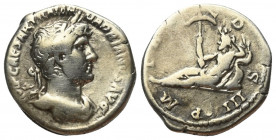 Hadrianus (117 - 138 n. Chr.).

 Denar (Silber). 119 - 122 n. Chr. Rom.
Vs: IMP CAESAR TRAIAN HADRIANVS AVG. Büste mit Lorbeerkranz und Drapierung ...
