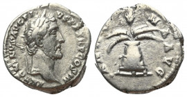 Antoninus Pius (138 - 161 n. Chr.).

 Denar (Silber). 144 n. Chr. Rom.
Vs: ANTONINVS AVG PIVS P P TR P COS III. Kopf mit Lorbeerkranz rechts.
Rs: ...