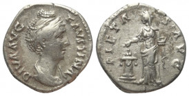 Faustina I. (gest. 141 n. Chr.). Diva Faustina I.

 Denar (Silber). Nach 141 n. Chr. Rom.
Vs: DIVA AVG FAVSTINA. Drapierte Büste rechts.
Rs: PIETA...