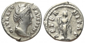 Faustina I. (gest. 141 n. Chr.). Diva Faustina I.

 Denar (Silber). Nach 141 n. Chr. Rom.
Vs: DIVA FAVSTINA. Drapierte Büste rechts.
Rs: AETERNITA...