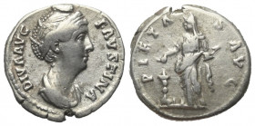 Faustina I. (gest. 141 n. Chr.). Diva Faustina I.

 Denar (Silber). Nach 141 n. Chr. Rom.
Vs: DIVA AVG FAVSTINA. Drapierte Büste rechts.
Rs: PIETA...