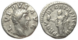 Lucius Verus (161 - 169 n. Chr.).

 Denar (Silber). 161 - 162 n. Chr. Rom.
Vs: L VERVS AVG. Kopf rechts.
Rs: PROV DEOR TR P II COS II. Providentia...