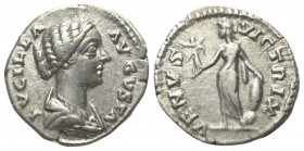 Lucilla (gest. 181 n. Chr.).

 Denar (Silber). 164 - 167 n. Chr. Rom.
Vs: LVCILLA AVGVSTA. Drapierte Büste rechts.
Rs: VENVS VICTRIX. Venus mit Vi...