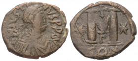 Iustinus I. (518 - 527 n. Chr.).

 Follis (40 Nummi). 518 - 522 n. Chr. Constantinopolis.
Vs: Büste mit Diadem, Paludament und Panzer rechts.
Rs: ...