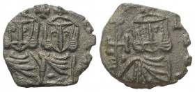 Constantinus V. (741 - 775 n. Chr.) mit Leo IV. und Leo III.

 Follis (Kupfer). 751 - 775 n. Chr. Syrakus.
Vs: K - LEON. Gekrönte Büsten des Consta...