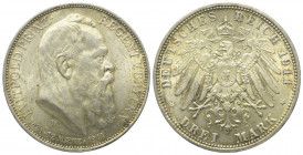 Kaiserreich. Bayern. Prinzregent Luitpold (1886 - 1912).

 3 Mark (Silber). 1911 D. München.
Vs: Kopf rechts.
Rs: Großer Reichsadler.

33 mm. 16...
