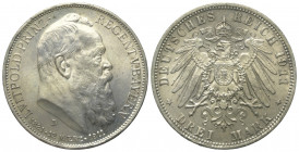 Kaiserreich. Bayern. Prinzregent Luitpold (1886 - 1912).

 3 Mark (Silber). 1911 D. München.
Vs: Kopf rechts.
Rs: Großer Reichsadler.

33 mm. 16...