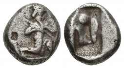Lydia - AR Siglos (Period of Artaxerxes I-Darius III (ca. 450-330 BC), 5.4 g 16.1mm) - Archer (the Great King) kneeling right, holding spear and bow /...