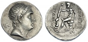 BACTRIA. Euthydemos I. Tetradracma (230-190 a.C.). A/ Cabeza diademada a der. R/ Heracles sentado sobre rocas con maza. AR 16,68 g. SBG-7515. BMC (Ind...