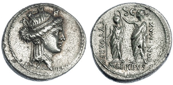 AEMILIA. Denario. Roma (61 a.C.). A/ Cabeza con corona mural de Alejandría a der...