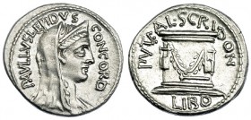 AEMILIA. Denario. Roma (62 a.C.). R/ Pozo escriboniano adornado con guirnaldas y dos liras, debajo: martillo. FFC-129. SB-11. B.O. EBC+.