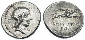 CALPURNIA. Denario. Roma (90-89 a.C.). A/ E detrás de la cabeza y signo fraccionario debajo del mentón. R/ L. PISO FRVGI debajo del jinete y debajo O ...