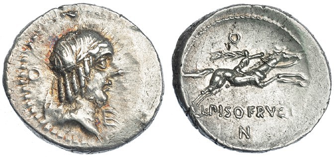 CALPURNIA. Denario. Roma (90-89 a.C.). A/ O detrás de la cabeza y E debajo del m...