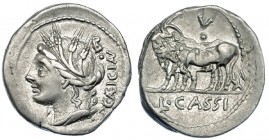 CASSIA. Denario. Roma (102 a.C.). R/ Dos bueyes a izq., encima V.; en el exergo: L. CASSI. FFC-555. SB-4. EBC-/EBC. Escasa.