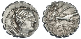 CLAUDIA. Denario. Roma (79 a.C.). R/ La Victoria con corona y palma en biga a der., debajo: A y número; en el exergo TI. CLAVD. TI. F. AP. N. FFC-566....