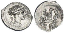 CORNELIA. Denario. Roma (56 a.C.). A/ Busto de Diana con diadema y surmontado por creciente a der., detrás lituo; delante: FAVSTVS. R/ Sila en estrado...