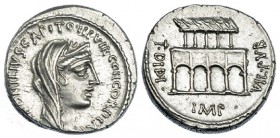 DIDIA. Denario. Roma (55 a.C.). A/ Cabeza diademada y velada de la Concordia a der.; D. FONTEIVS CAPITO III VIR. CONCORDIA. R/ La Villa Pública con do...