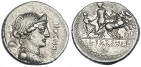 FARSUELIA. Denario. Roma (75 a.C.). R/ Guerrero en biga a der., a su lado otro personaje que se dispone a montar; debajo de los caballo número y en el...
