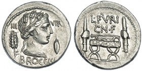 FURIA. Denario. Roma (63 a.C.). R/ Silla curul entre dos fasces con hachas: encima L: FVRI. CN. F. FFC-735. SB-23. Contramarca en el anv. R.B.O. EBC/E...