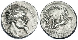 HOSTILIA. Denario. Roma (48 a.C.). A/ Cabeza de Vercingetorix a der., detrás escudo galo R/ Guerrero con escudo y lanza en biga a der. delante hombre ...