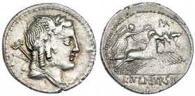 JULIA. Denario. Roma (85 a.C.). R/ La Victoria con corona en cuádriga a der., encima de los caballos: PA; en el exergo: LL IVLI BVRSIO. FFC-771. SB-5....