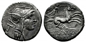 Junius. D. Junius Silanus L.f. Denarius. 91 BC. Rome. (Ffc-791). (Craw-337/3v). (Cal-871). Anv.: Head of Roma right, T behind. Rev.: Victoy in biga ri...