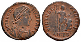 Theodosius I. Centenionalis. 392-395 AD. Antioch. (Ric-63d). Anv.: D N THEODOSIVS P F AVG, Diademed, draped, cuirassed bust right. Rev.: VIRTVS EXERCI...