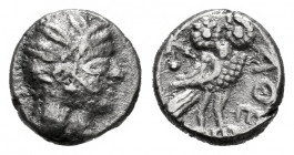 Attica. Athens. Obol. 454-404 BC. (Sng Cop-53-6). (Hgc-4, 1665). Anv.: Head of Athena to right, wearing earring, necklace, and crested Attic helmet de...