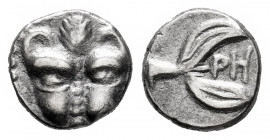Bruttium. Rhegion. Litra. 415-387 BC. (HN Italy-2499). Anv.: Facing lion’s head. Rev.: Olive sprig, PH to right. Ag. 0,70 g. Choice VF. Est...120,00. ...