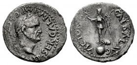 Galba. Quinarius. 68-69 AD. Lugdunum. (Ric-I 131). (Bmcre-246). (Rsc-318). Anv.: SER•GALBA•IMP•CA(ESAR•AVG P M•)T P, laureate head to right. Rev.: VIC...