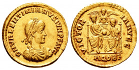 Valentinian II. Solidus. 378-383 AD. Aquileia. (Ric-21d). Anv.: D N VALENTINIANVS IVN P F AVG. Draped armoured bust with pearl diadem right. Rev.: VIC...