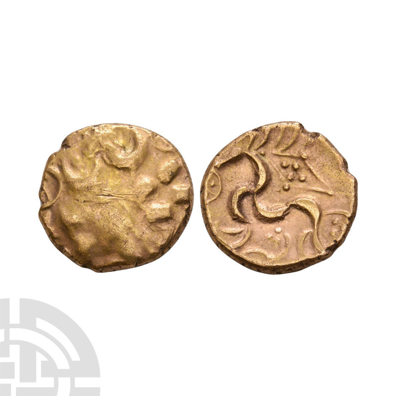 Corieltauvi - Kite Gold Stater. 1st century B.C. Obv: crude laureate head right....