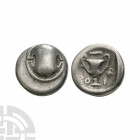 Thebes - Boeotia - Shield AR Hemidrachm. 425-375 B.C. Obv: Boeotian shield. Rev: kantharos, BO - I across fields; club above, bunch of grapes to right...