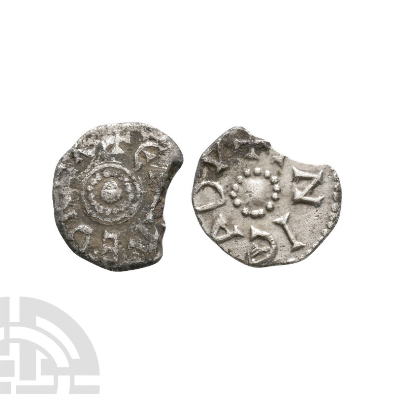 Northumbria - Eanred / Eadvini - AR Styca. 810-841 A.D. First reign. Obv: pellet...