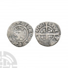 Richard II - London - Halfpenny. 1377-1399 A.D. Intermediate style. Obv: facing bust with RICARD REX ANGLIE legend. Rev: long cross and pellets dividi...