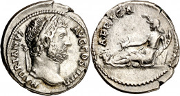 (130-133 d.C.). Adriano. Denario. (Spink 3459 var) (S. 136) (RIC. 1494). 3,31 g. MBC+.