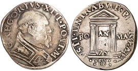 Vaticano. (15)75. Gregorio XIII (1572-1585). Roma. Testone. (Muntoni 33). AG. 9,19 g. MBC-.