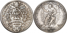 Vaticano. 1680. Inocencio XI (1676-1689). Roma. Piastra. (Muntoni 32). Rara. AG. 31,69 g. MBC+.