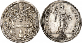 Vaticano. s/d. Clemente XI (1700-1721). Roma. Giulio. (Muntoni 114). AG. 3,04 g. MBC+.