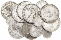 1870 a 1926. 5 céntimos (tres), 2 (tres) y 5 pesetas (ocho). Lote de 14 monedas, todas diferentes salvo una. A examinar. BC+/MBC+.
