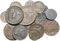 Lote de 17 monedas españolas en cobre. A examinar. BC/MBC.