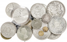 Lote de 17 monedas de diferentes países, 8 en plata. A examinar. BC+/S/C.