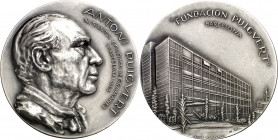 1968. Barcelona. Fundación Antoni Puigvert. Grabador: Calicó. Plata. 72,21 g. Ø50 mm. EBC+.