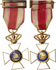 (1951-1975). Real y Militar Orden de San Hermenegildo. Cruz de oro. (Pérez Guerra 57). Con corona, anilla, cinta y pasador. Oro y esmalte. 26,74 g. 37...