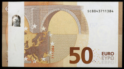 2017. 50 euros. La banda vertical que contiene los hologramas en anverso ha producido una columna en blanco en reverso, sólo ocupada por la ventana tr...