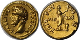 Römische Münzen, MÜNZEN DER RÖMISCHEN KAISERZEIT. Hadrianus, 117-138 - für Aelius. AV-Aureus 137, 7.11 g. Gold. Kopf l.//Pietas steht r. mit Weihrauch...